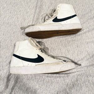 Nike Women's/Kid's Blazers (SIZE: 6.5Y or 8)
